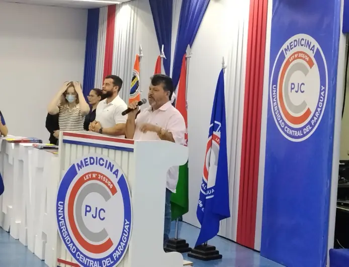 UCP-PJC entrega “Certificado de Mérito Acadêmico”  a alunos destaques do curso de Medicina