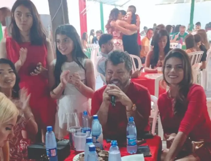 Multidão participa de festa natalina de universitários em Pedro Juan Caballero