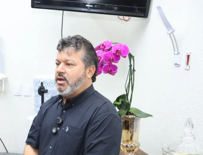 Carlos Bernardo prestigia posse da Mesa Diretora e destaca papel do Legislativo de Ponta Porã