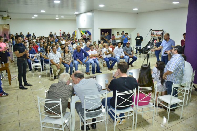 Emedebistas de Rio Brilhante recebem Carlos Bernardo em noite de festa