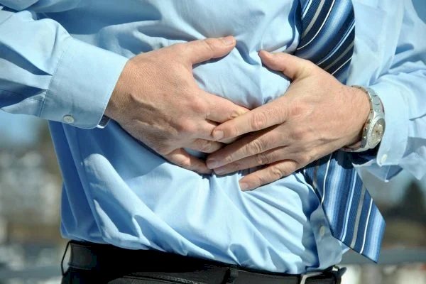 Hérnias abdominais: conheça os sintomas e fatores de risco da doença