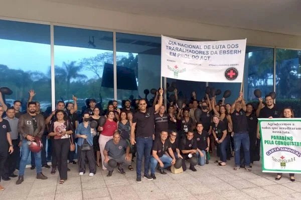 Servidores do HUB entram em greve e cobram reajuste salarial