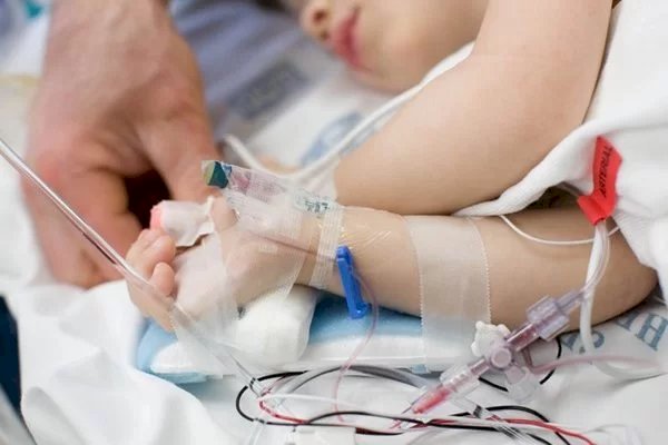 Ministério da Saúde incorpora ao SUS medicamento para crianças com AME