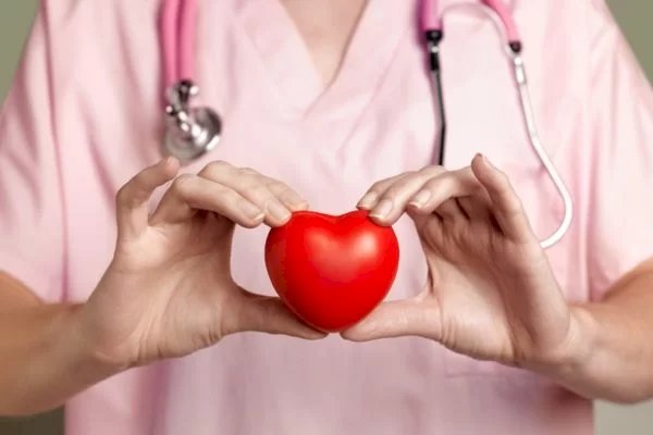 Saúde cardíaca da mulher é negligenciada e confundida com ansiedade