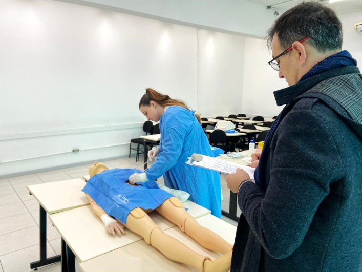 Revalida: inscrições são abertas e Inep divulga nota de corte da etapa de habilidades clínicas